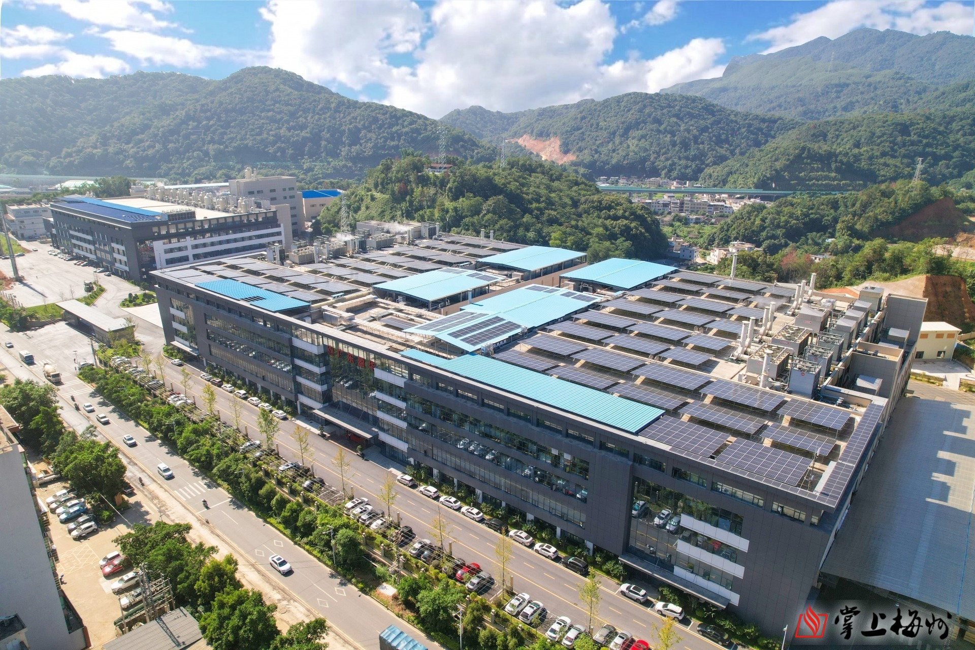 深耕铜箔创佳绩 向“新”而行促蝶变——记全国工业和信息化系统先进集体广东德信（中国）DEXIN官方网站电子科技有限公司